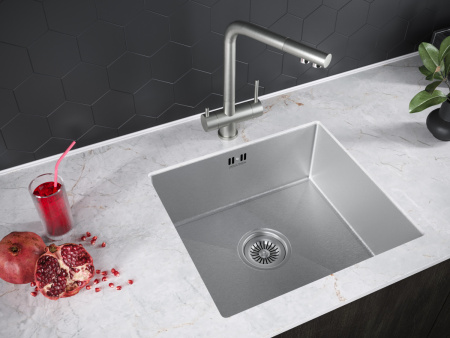 Смеситель для кухни Paulmark SKALEN Sk213020-BS на мойку нержавеющая сталь